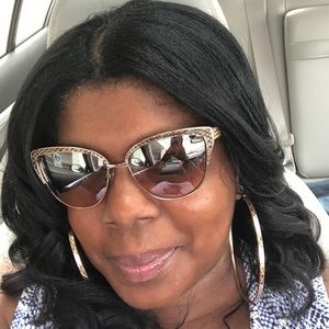 Meet your Posher, Lynette